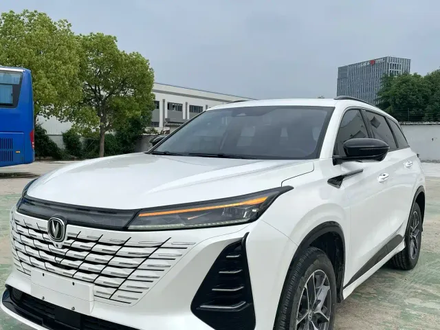 Changan CS75 Plus — Фото автомобиля 2