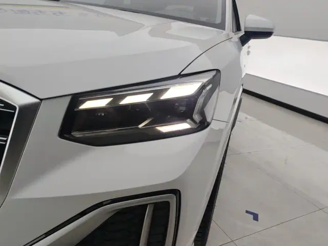 Audi Q2L — Фото автомобиля 5
