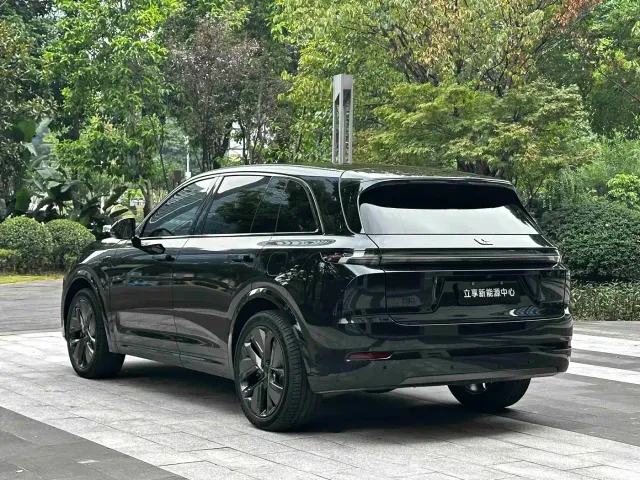 Li Auto L7 — Фото автомобиля 8