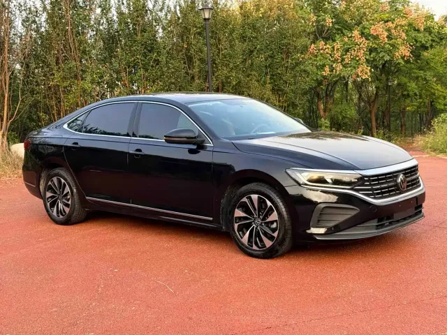 Volkswagen Passat — Фото автомобиля 3