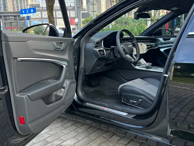 Audi A6L — Фото автомобиля 4