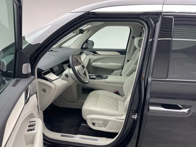 Volvo EM90 — Фото автомобиля 16