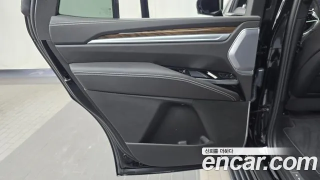 Cadillac Escalade 5th Gen — Фото автомобиля 14