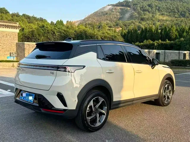 Lynk & Co 06 — Фото автомобиля 9