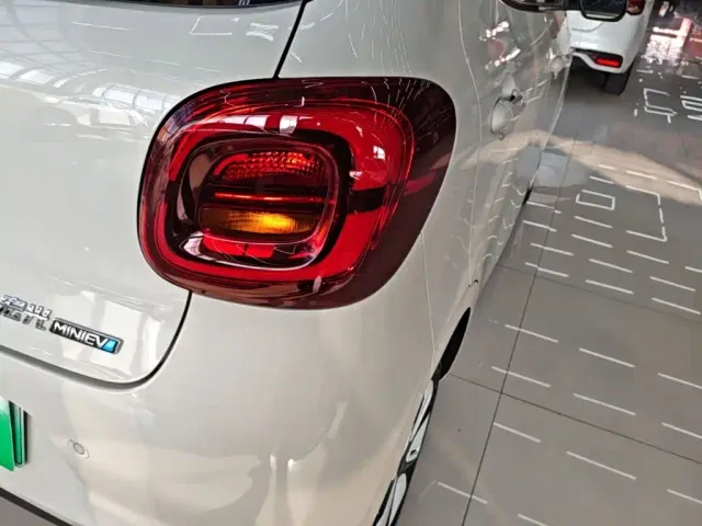 Wuling Hongguang Mini EV — Фото автомобиля 7