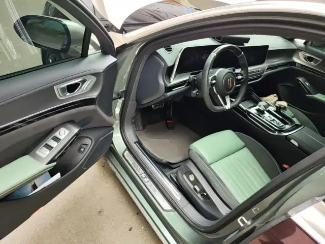 Hongqi H9 — Фото автомобиля 15