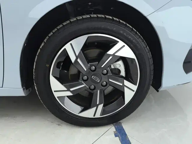 Geely Emgrand L — Фото автомобиля 6