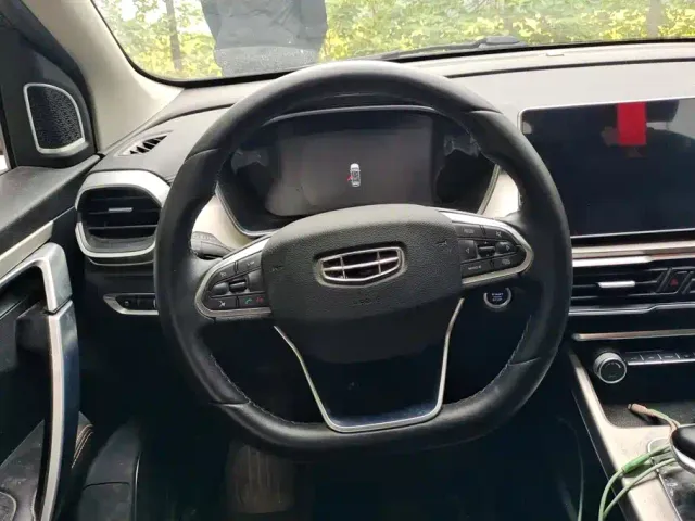 Geely Binyue — Фото автомобиля 15
