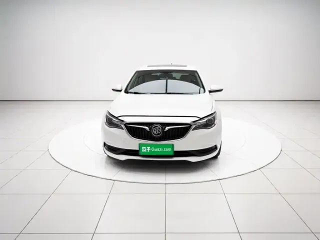 Buick Excelle — Фото автомобиля 2