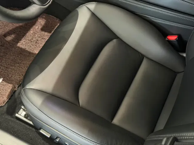 Tesla Model 3 — Фото автомобиля 11