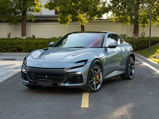 Фотография автомобиля — Ferrari Purosangue