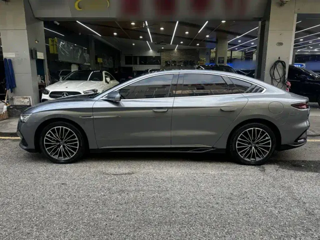 BYD Han — Фото автомобиля 11