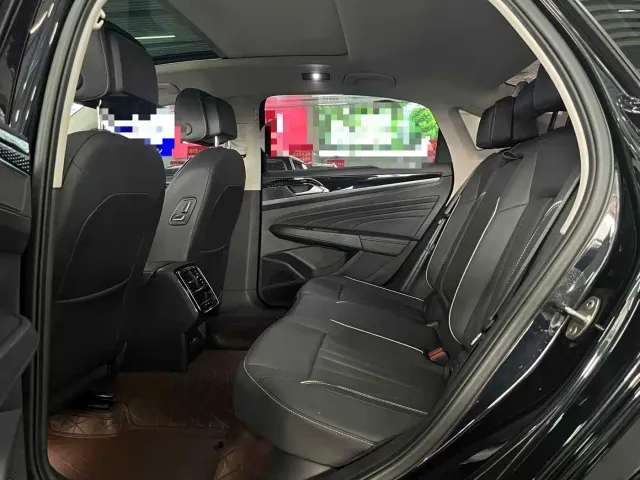 Volkswagen Passat — Фото автомобиля 9