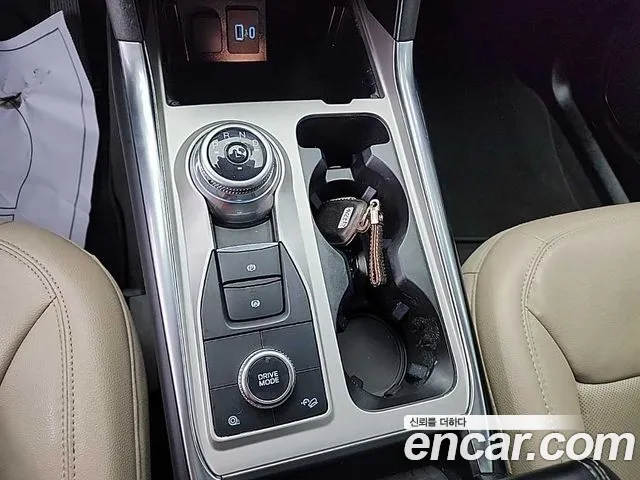 Ford Explorer — Фото автомобиля 8