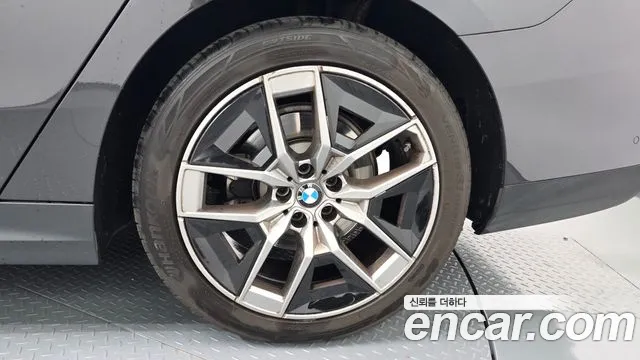 BMW 5-Series — Фото автомобиля 20