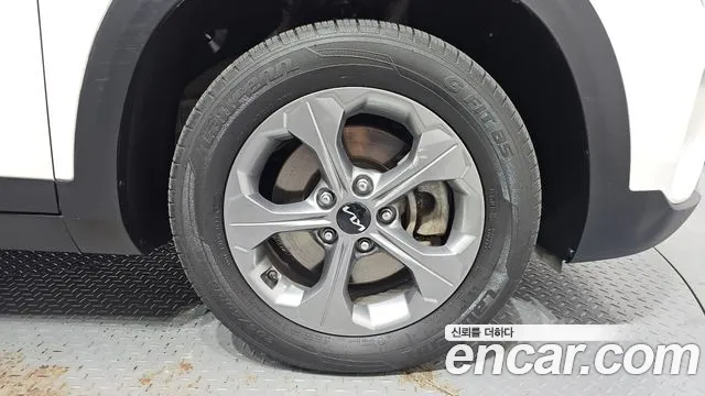 Kia Seltos — Фото автомобиля 6