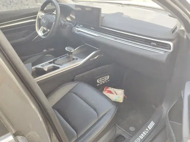 Geely Emgrand — Фото автомобиля 8