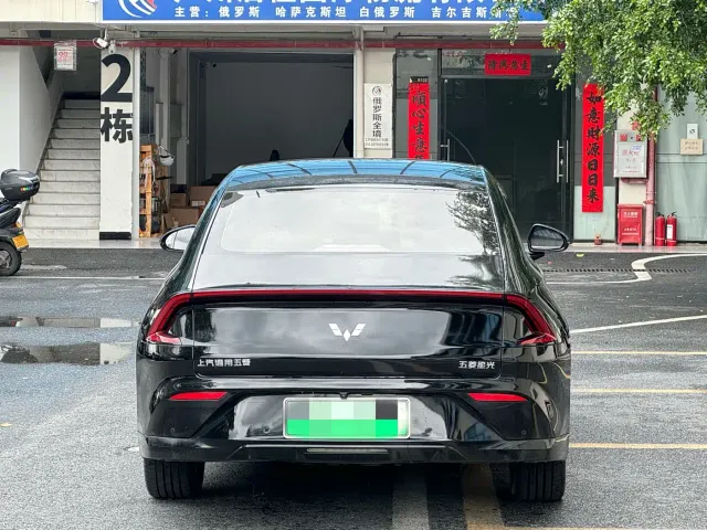 Wuling Starlight — Фото автомобиля 8