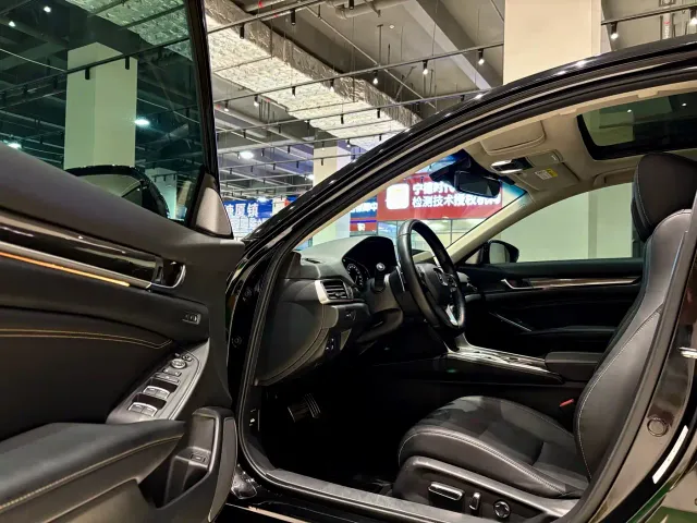 Honda Accord — Фото автомобиля 7