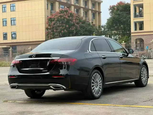 Mercedes-Benz E-Class — Фото автомобиля 9