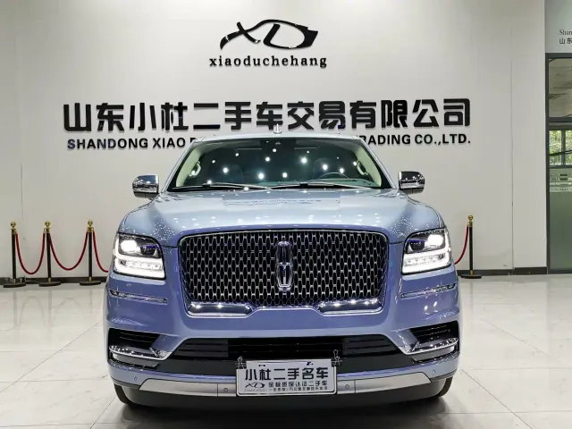 Lincoln Navigator — Фото автомобиля 3