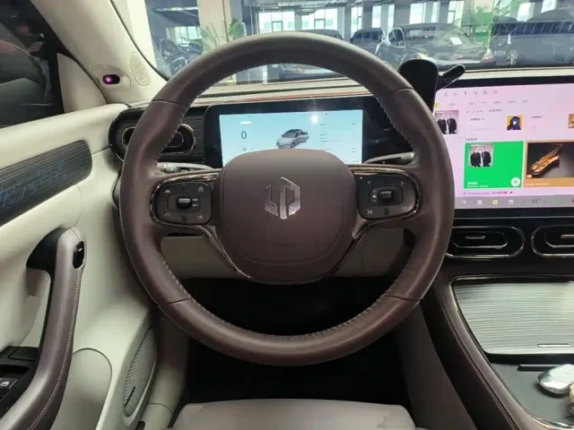 Leapmotor C11 — Фото автомобиля 10