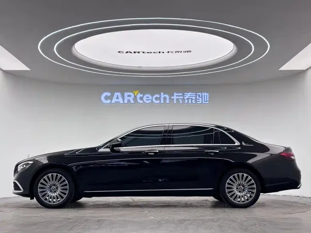 Mercedes-Benz E-Class — Фото автомобиля 4