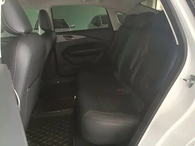 Wuling Starlight — Фото автомобиля 16