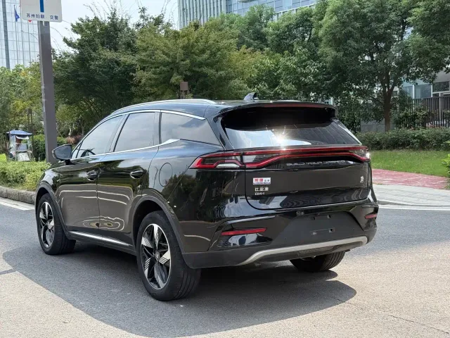 BYD Tang — Фото автомобиля 7