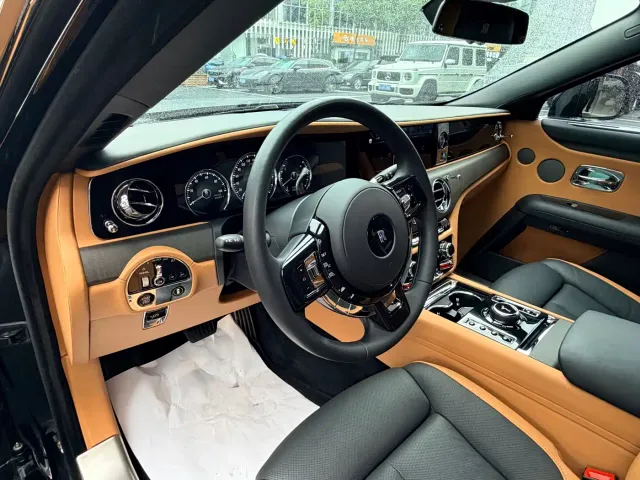 Rolls-Royce Ghost — Фото автомобиля 7
