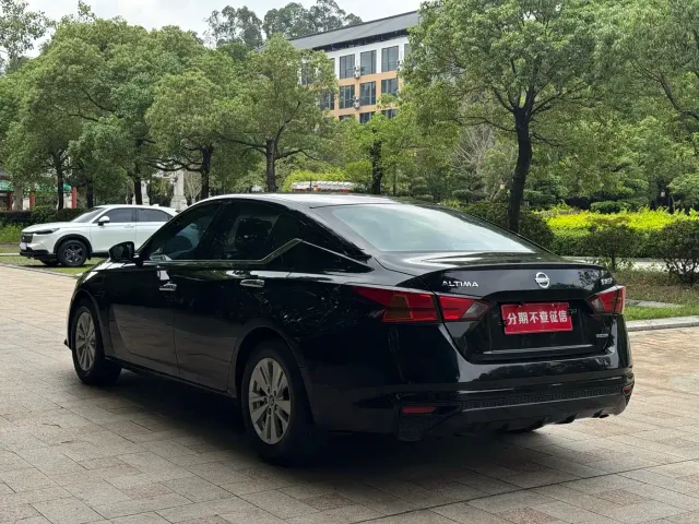 Nissan Teana — Фото автомобиля 13