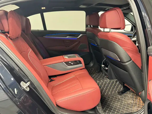 BMW 5 Series — Фото автомобиля 16