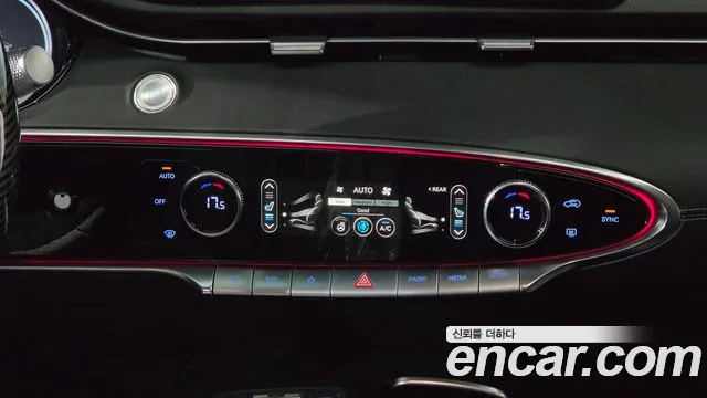 Genesis GV70 — Фото автомобиля 27