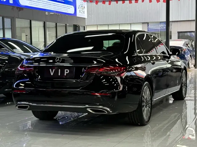 Mercedes-Benz E-Class — Фото автомобиля 12
