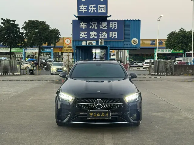 Mercedes-Benz E-Class — Фото автомобиля 2