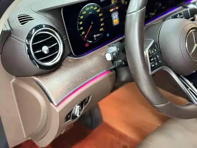 Mercedes-Benz E-Class — Фото автомобиля 15