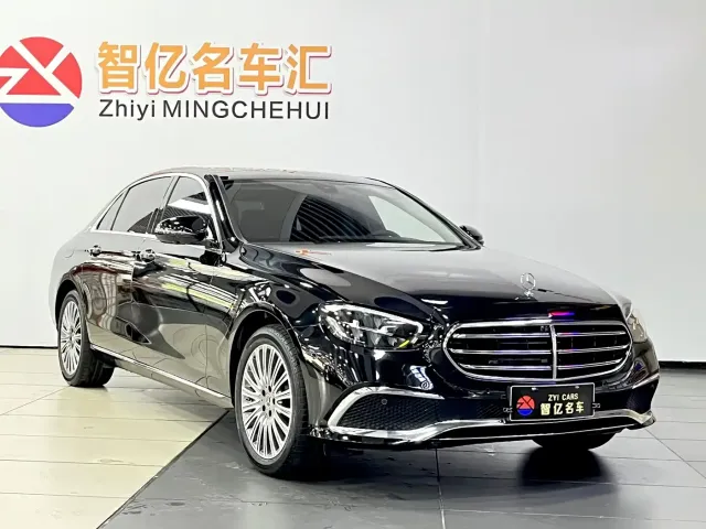 Mercedes-Benz E-Class — Фото автомобиля 3