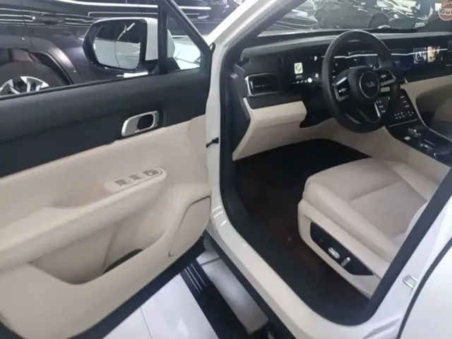 Li Auto ONE — Фото автомобиля 15