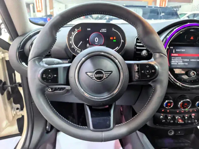 MINI Clubman — Фото автомобиля 8