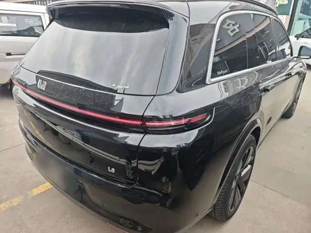 Li Auto L8 — Фото автомобиля 6
