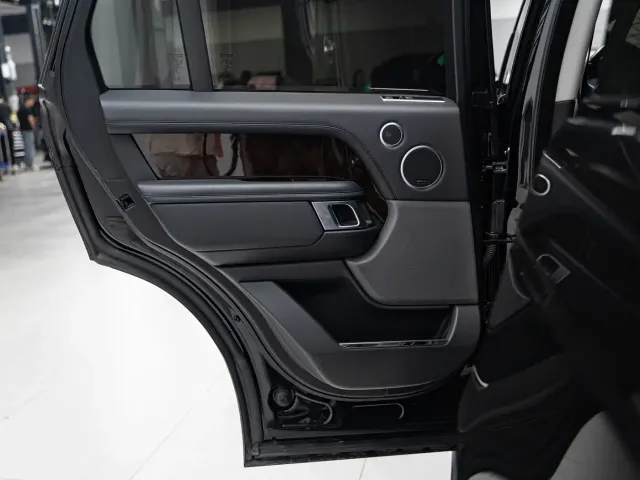 Land Rover Range Rover — Фото автомобиля 14