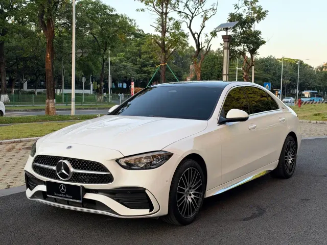 Фотография автомобиля — Mercedes-Benz C-Class