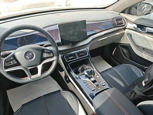 BYD Qin PLUS — Фото автомобиля 12