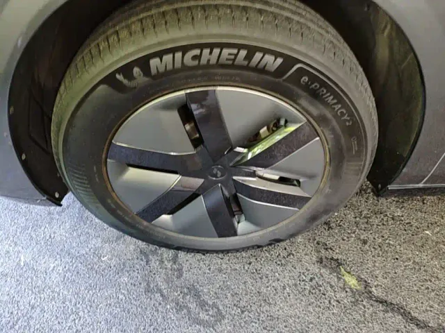 Li Auto MEGA — Фото автомобиля 22