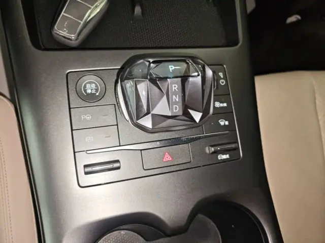 BYD Qin PLUS — Фото автомобиля 13