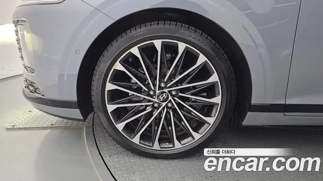 Hyundai Grandeur GN7 — Фото автомобиля 5