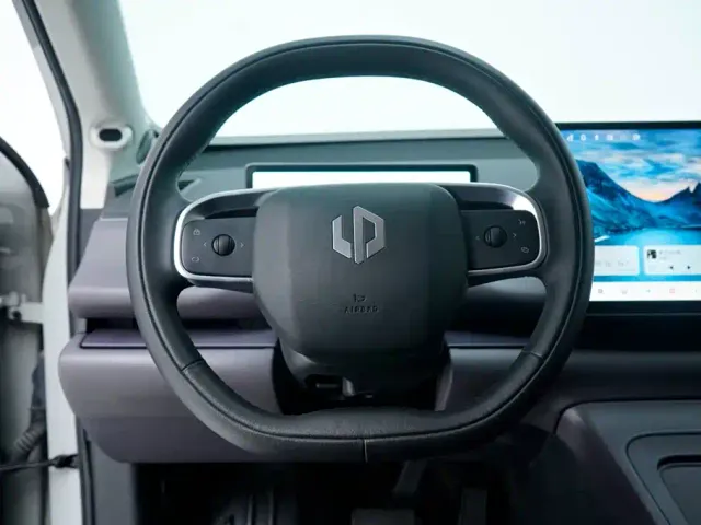 Leapmotor C10 — Фото автомобиля 16