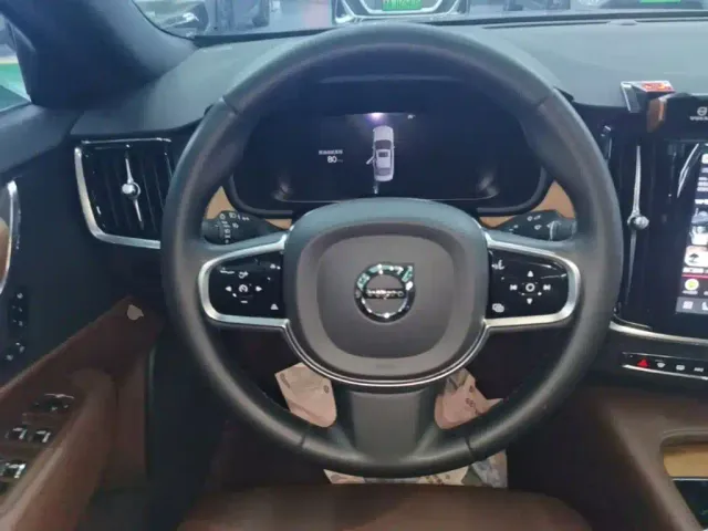Volvo S90 — Фото автомобиля 10