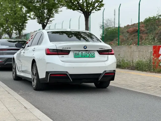 BMW i3 — Фото автомобиля 5