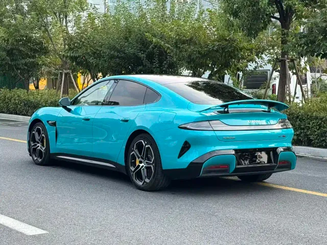 Xiaomi SU7 — Фото автомобиля 6